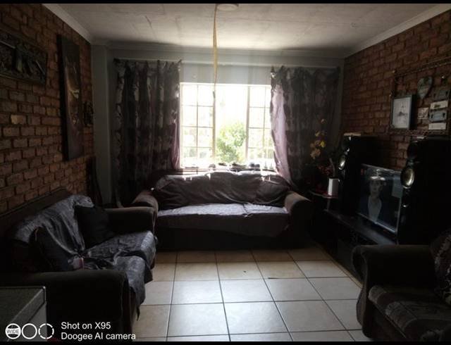 2 BEDROOM APARTMENT FOR SALE IN PRETORIA WEST